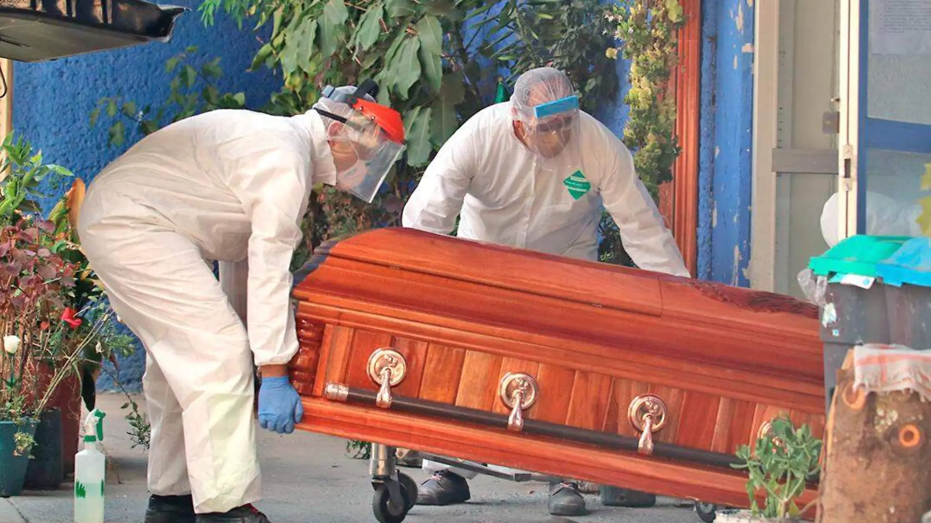 empleados de funerarias covid19